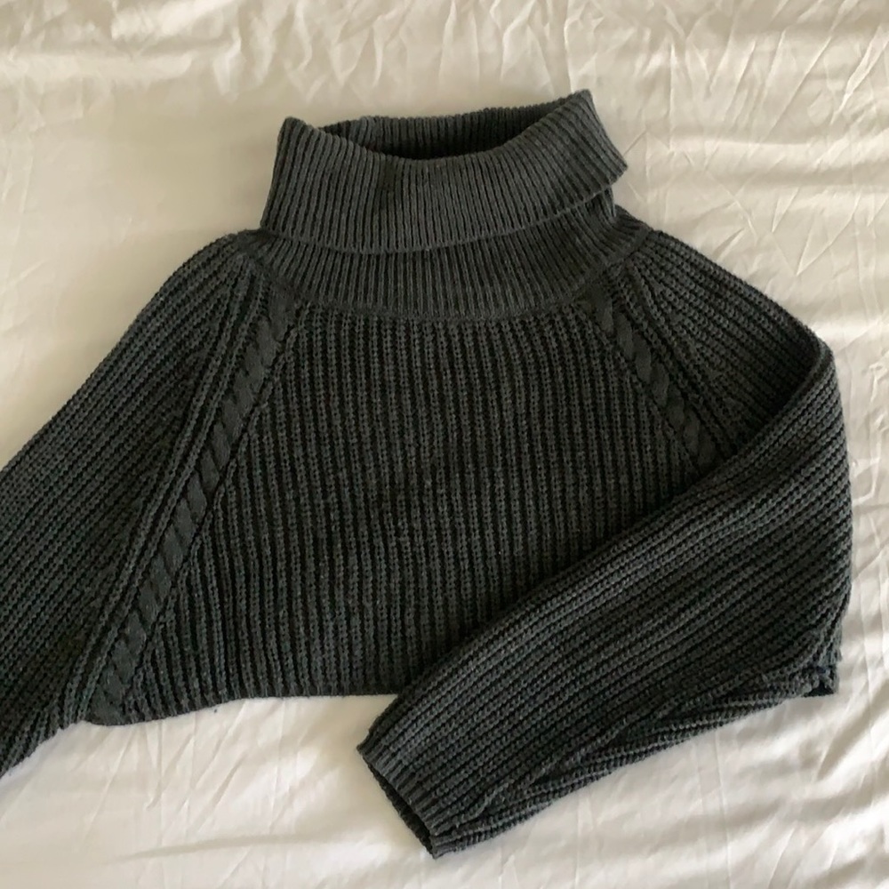 grey turtle neck super cropped sweater